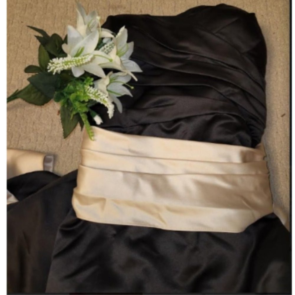 Bill Levkoff Dress like new! Black Sweetheart Neck BridesMaid Dress